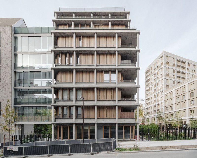 Neighborhood in Paris - Media Library and Family Flats, Student Residence, and Social Housing Units / La Architectures + Atelier Régis Roudil Architectes + Nicolas Hugoo Architecture - Exterior Photography, Facade, Concrete, Balcony