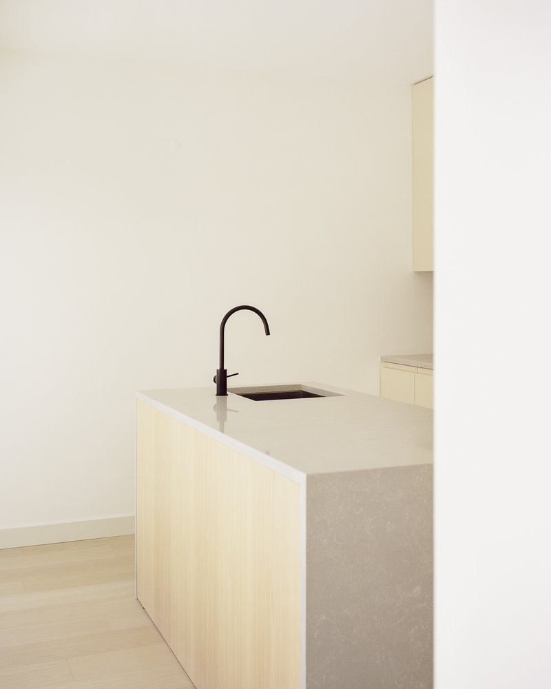 Edifício Residencial Parede Townhouses / extrastudio - Fotografia de Interiores, Cozinha, Pia