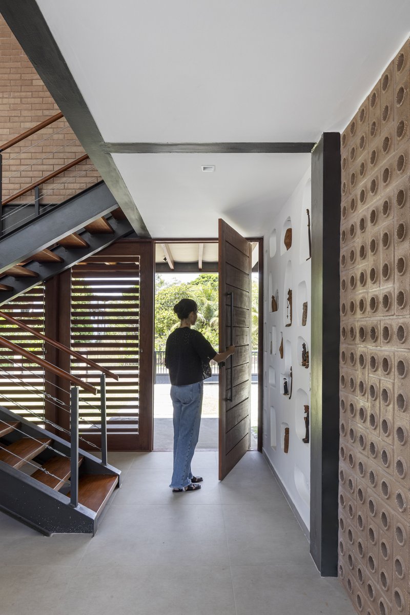 Casa Altiva / Rai Matoso + Nuit Arquitetura - Fotografia de Interiores, Madeira, Porta, Tijolo, Concreto, Aido