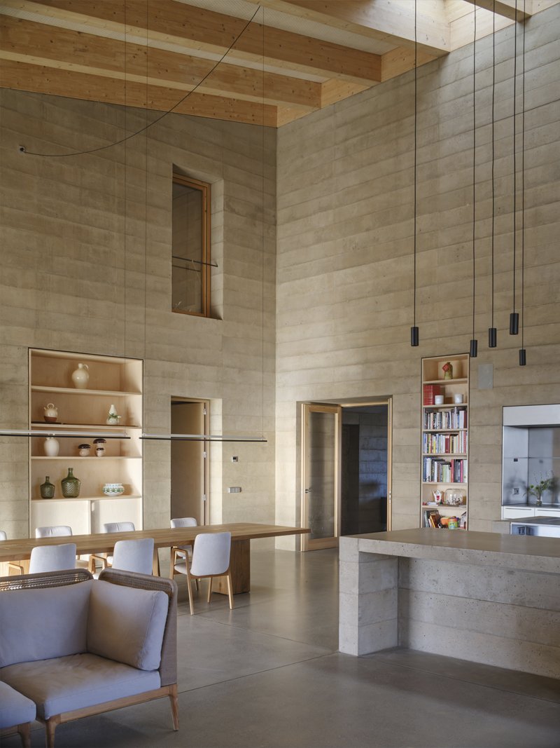 Casa 1627 / HARQUITECTES - Fotografia de Interiores, Madeira, Iluminação, Cadeira, Prateleira