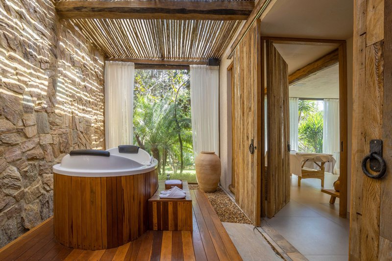 Spa / Angela Castilho Arquitetura e Interiores - Fotografia de Interiores, Madeira, Cadeira, Banheira