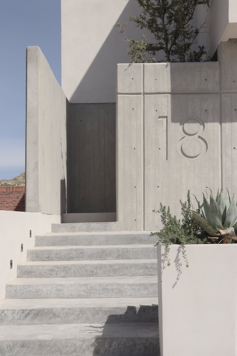 Casa Dezoito / Pereda Han Estudio - Imagem 6 de 31